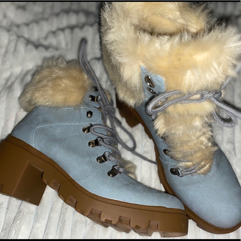 Light Blue Booties With Faux Fur